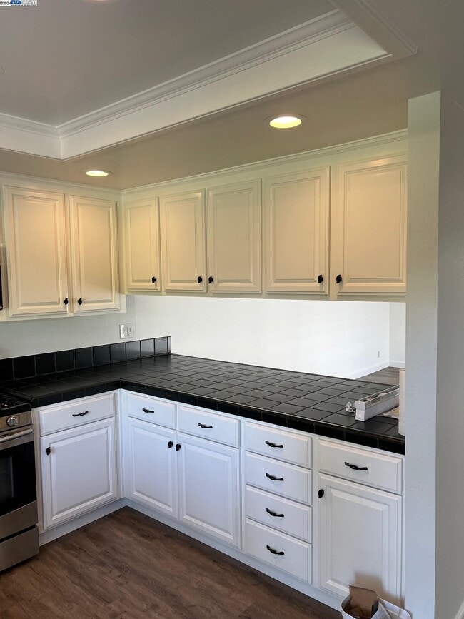 Building Photo - 535 Cambrian Way