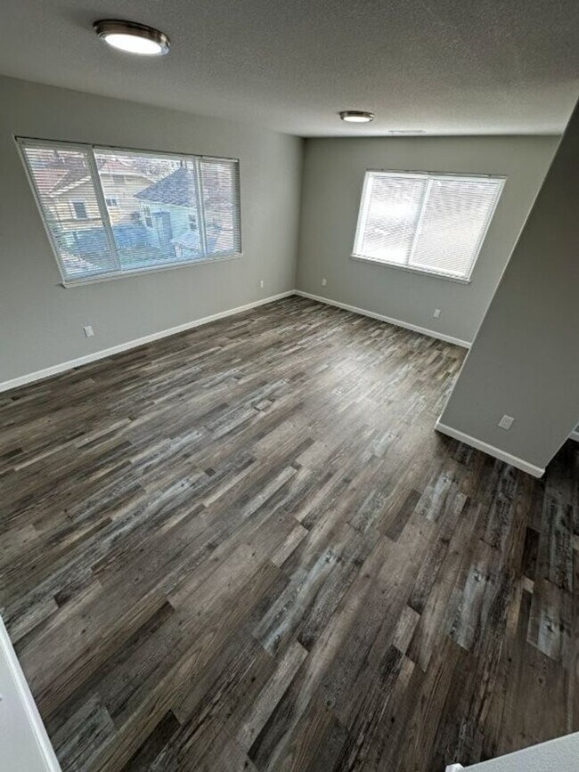 Building Photo - Sunset 732/DUPLEX