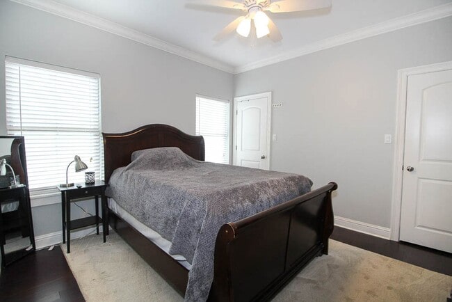 Building Photo - Furnished and utilities included!  1 bedro...