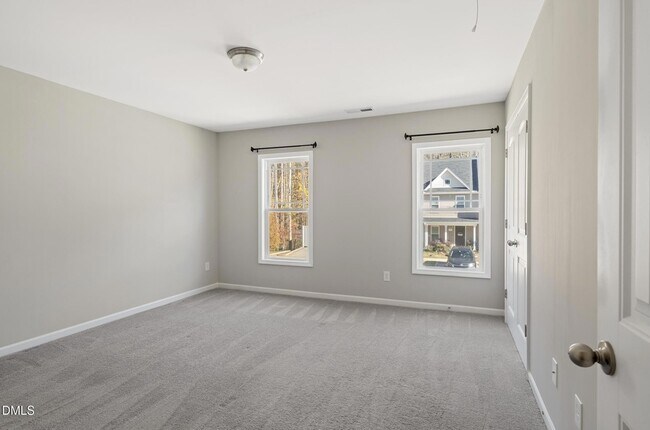 Building Photo - 129 Longleaf Pine St