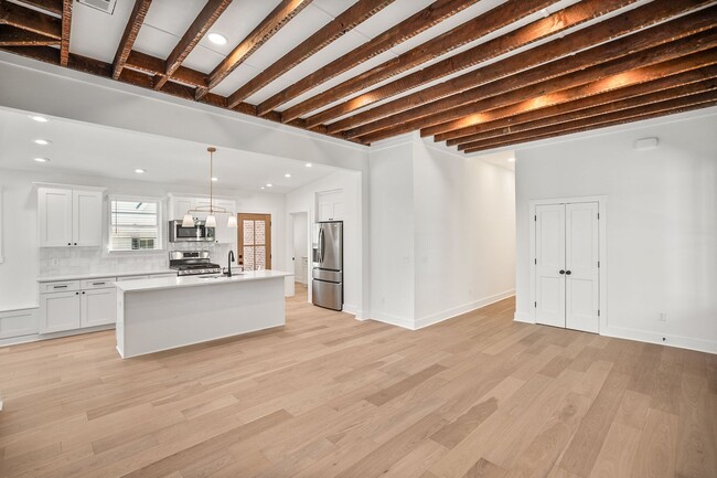 Building Photo - Downtown Beaufort Charmer