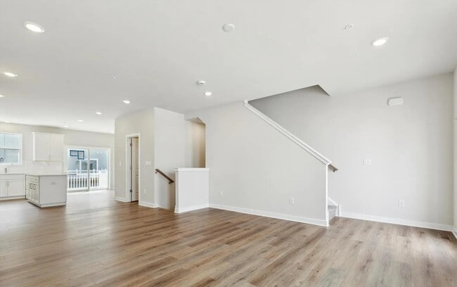 Building Photo - 7 Moran Pl