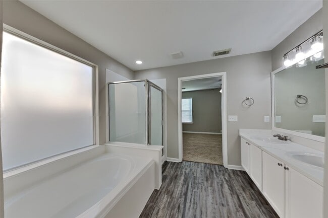 Building Photo - 2714 Woodspring Forest Dr