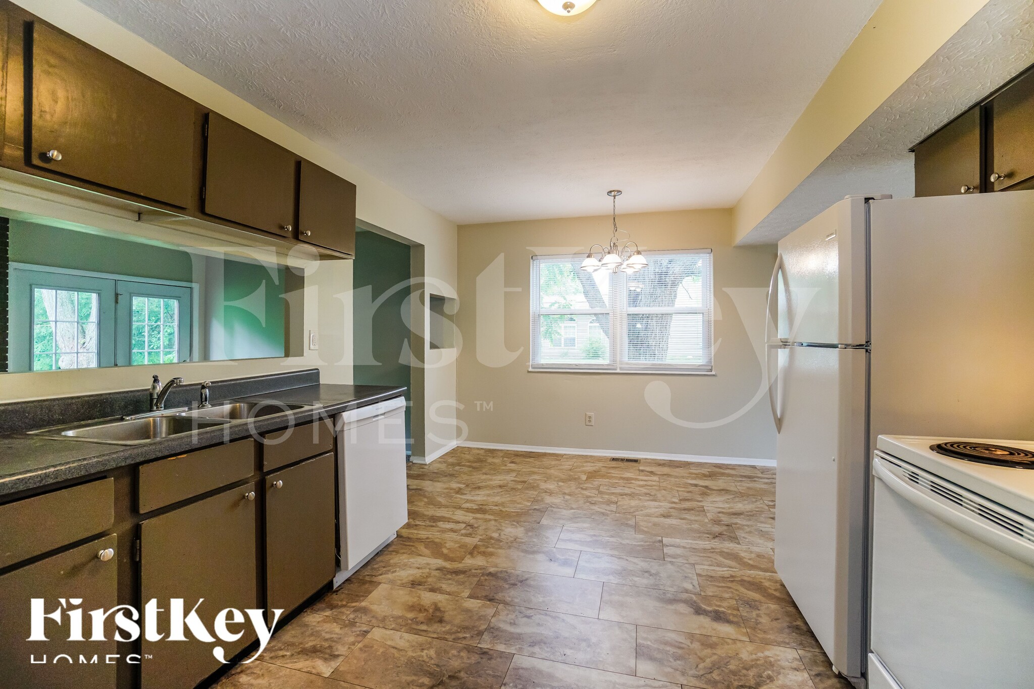 Building Photo - 161 Greenlake St