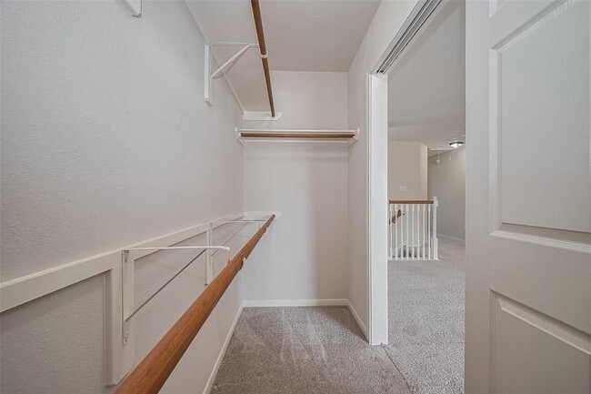 Building Photo - 21627 Cozy Hollow Ln