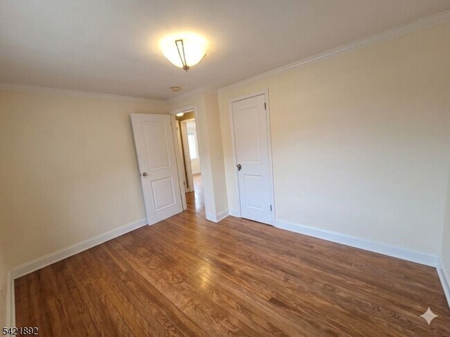 Building Photo - 112 Darwin Ave