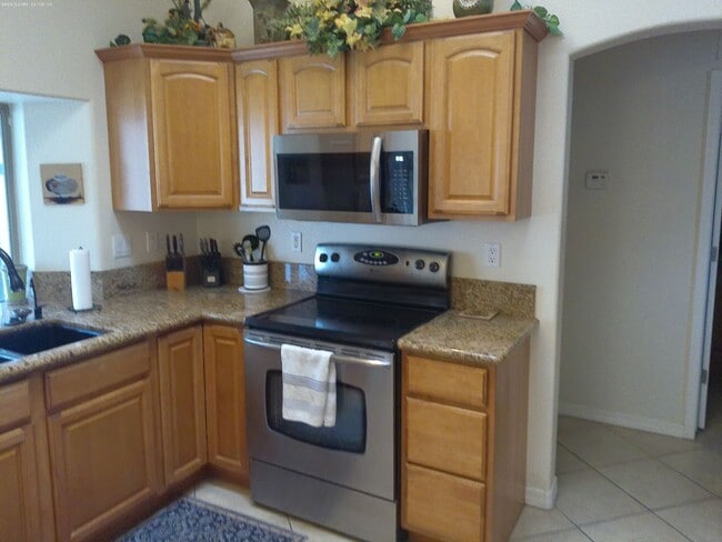 Building Photo - 2910 Swirl Dr
