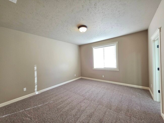 Building Photo - 4015 St Paul Ln