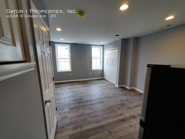 Building Photo - Large 1 Bedroom Apartment For Rent!