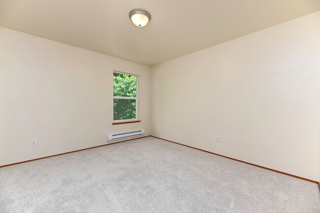 Building Photo - 2413 106th Dr SE