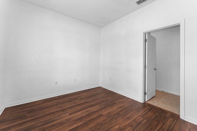 Building Photo - 3-Bedroom, 3-Bath Townhouse in Four Corners of Clermont – Close to Disney