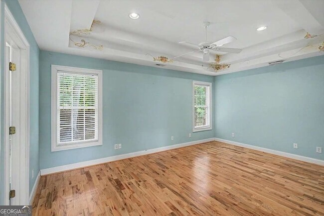 Building Photo - 6 Stonebrook Dr