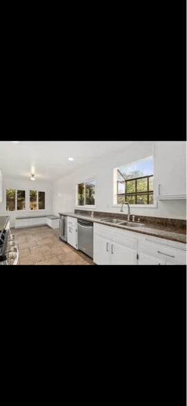 Building Photo - 23 Nichols Ave