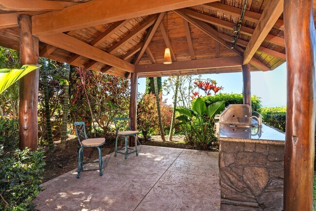 Building Photo - Luxury furnished 4 bedroom 3 bathroom with pool, spa, and outdoor showers