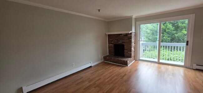 Building Photo - 678 Savin Ave