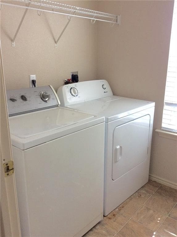 Building Photo - 2510 Jesse Owens Dr