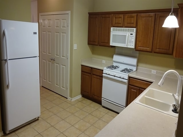 Building Photo - 144 Dark Horse Ln
