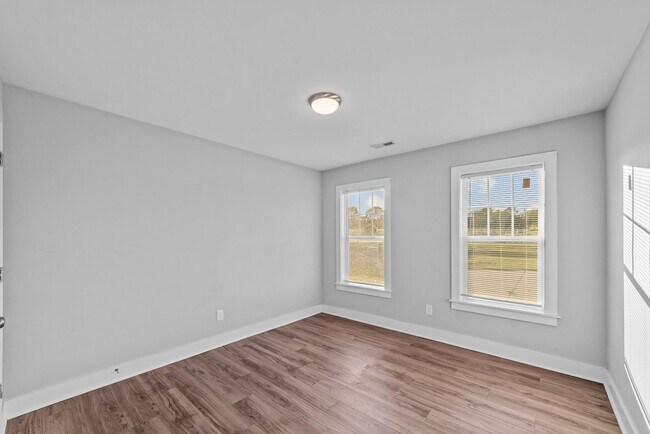 Building Photo - 440 Thad Little Rd