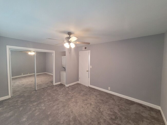 Building Photo - Historic St. Andrews!  Newly Remodeled! 1 bedroom 1 bath condo/1st Floor