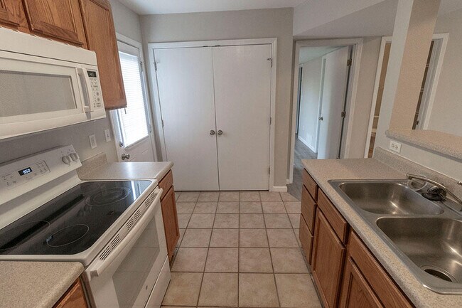 Building Photo - 5810 Canaveral Dr