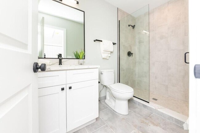 Building Photo - 1 bedroom in Chicago IL 60618