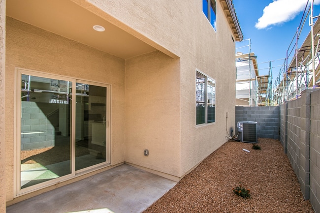 Building Photo - 3Br Home $1799 59th Ave/Broadway