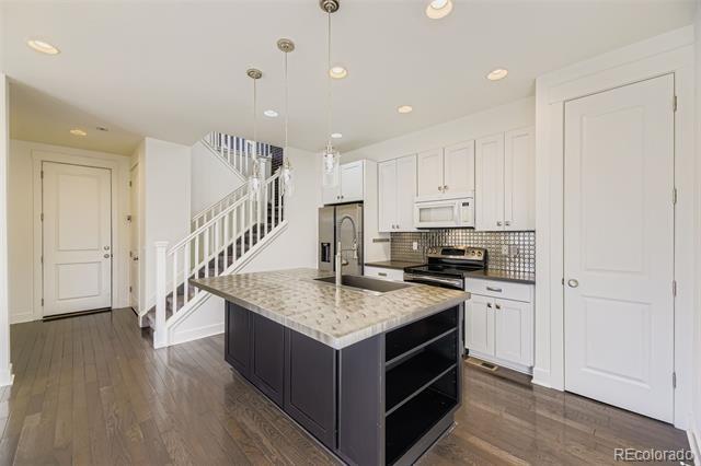 Building Photo - 539 S Upham St