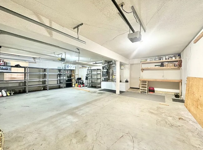 Building Photo - Beautiful 5B/3BA Home in Rancho Bernardo A...