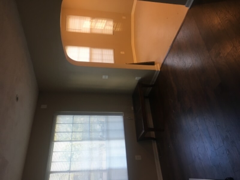 Building Photo - 3400 Fairview Ave