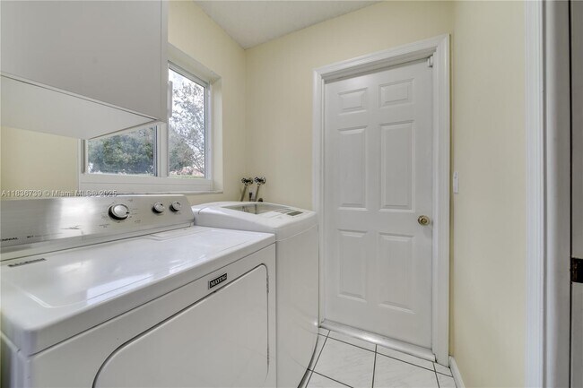 Building Photo - 360 NW 107th Ave