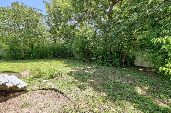 Building Photo - 1703 Alegria Rd