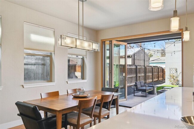 Building Photo - Rare University/Observatory Park 4 Plus Bed, 4.5 Bath Home