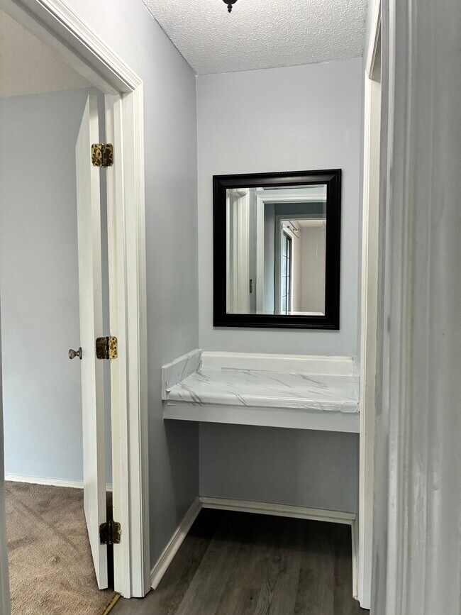 Building Photo - 720 Coventry Ln