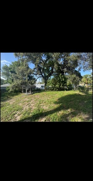 Building Photo - 515 E Morgan St