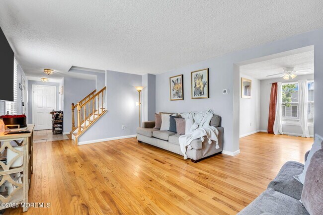 Building Photo - 22 Compass Ln