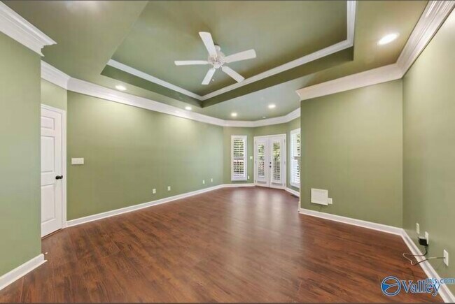 Building Photo - 104 Elm Cove