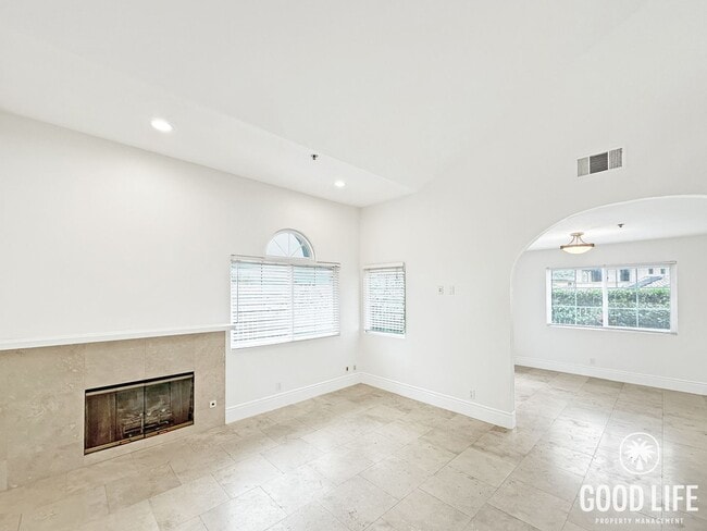Building Photo - Fully Renovated End-Unit 3BD/2.5BA in Lake Forest with Views, Private Yard & 2-Car Garage