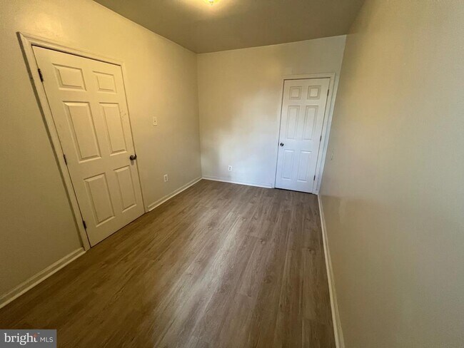 Building Photo - 258 S Cecil St