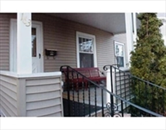 Building Photo - 163 Chilton St