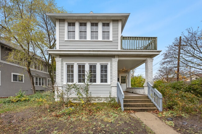 Building Photo - 647 Fairview Ave NE