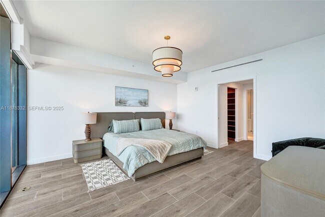 Building Photo - 900 N Ocean Blvd