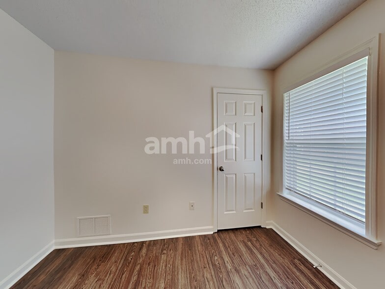 Building Photo - 4343 Shiney Point Cv