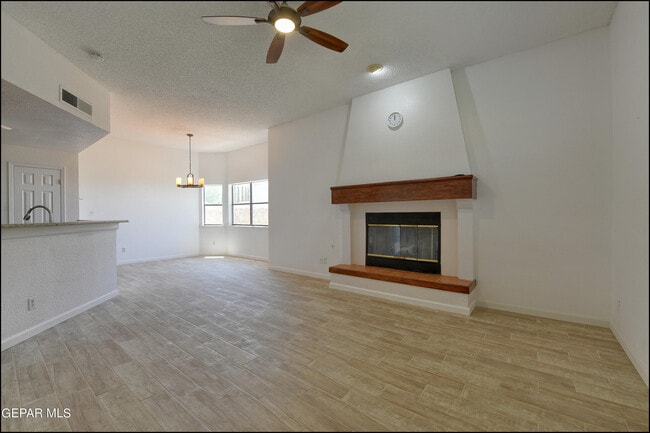 Building Photo - 829 Dulce Tierra Dr