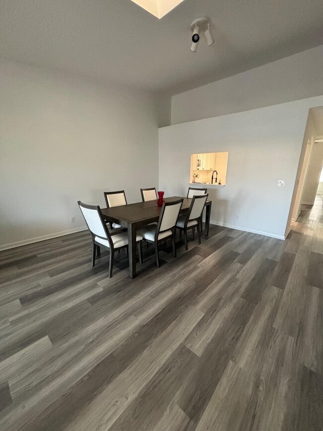 Building Photo - 620 Southwind Cir