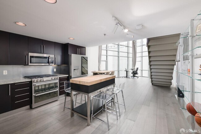 Building Photo - 200 Brannan St