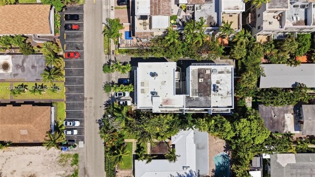 Building Photo - 832 N Victoria Park Rd