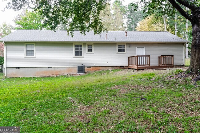 Building Photo - 85 Highland Dr