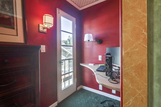 Building Photo - ROOM FOR RENT in beautiful Point Loma cust...