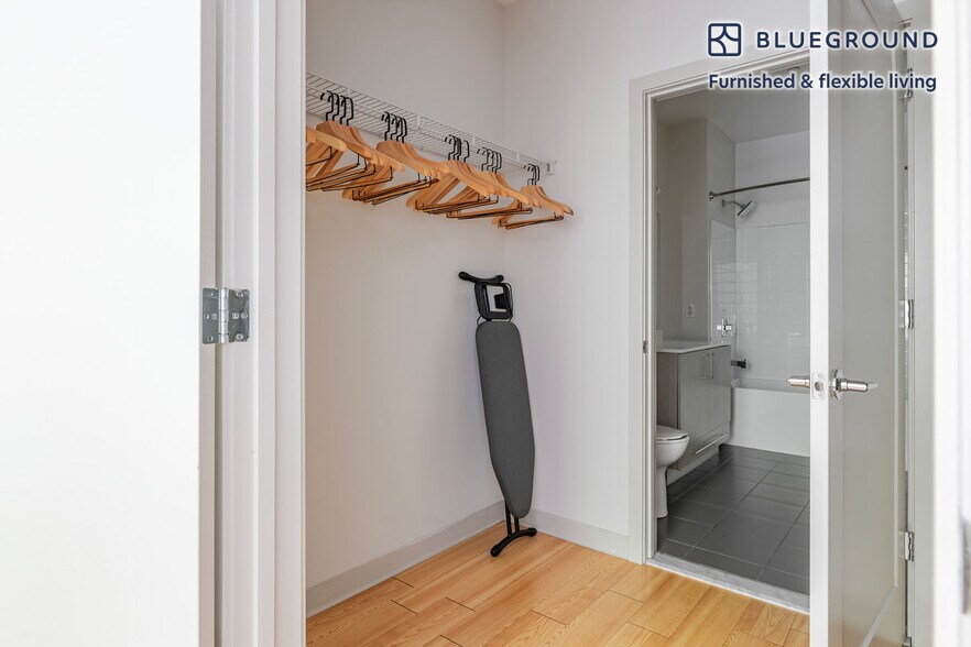 Building Photo - 320 D St