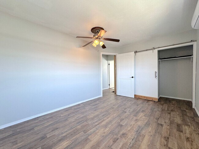 Building Photo - Central El Paso 2bed/1.5bath REFRIG A/C!